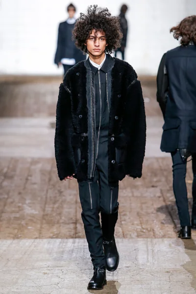 Look 19
